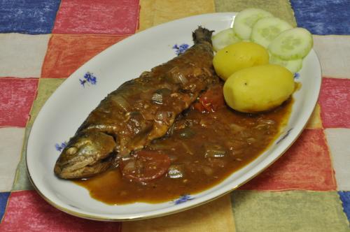 Pstruh s červenou omáčkou – Střední recept z Miš - Maš kuchyně, hotový za 30 - 45 minut